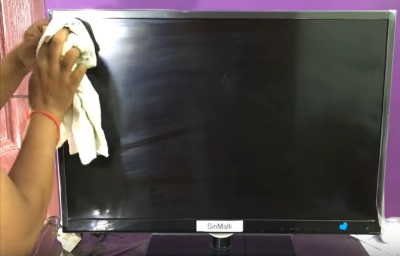 cleaning tv
